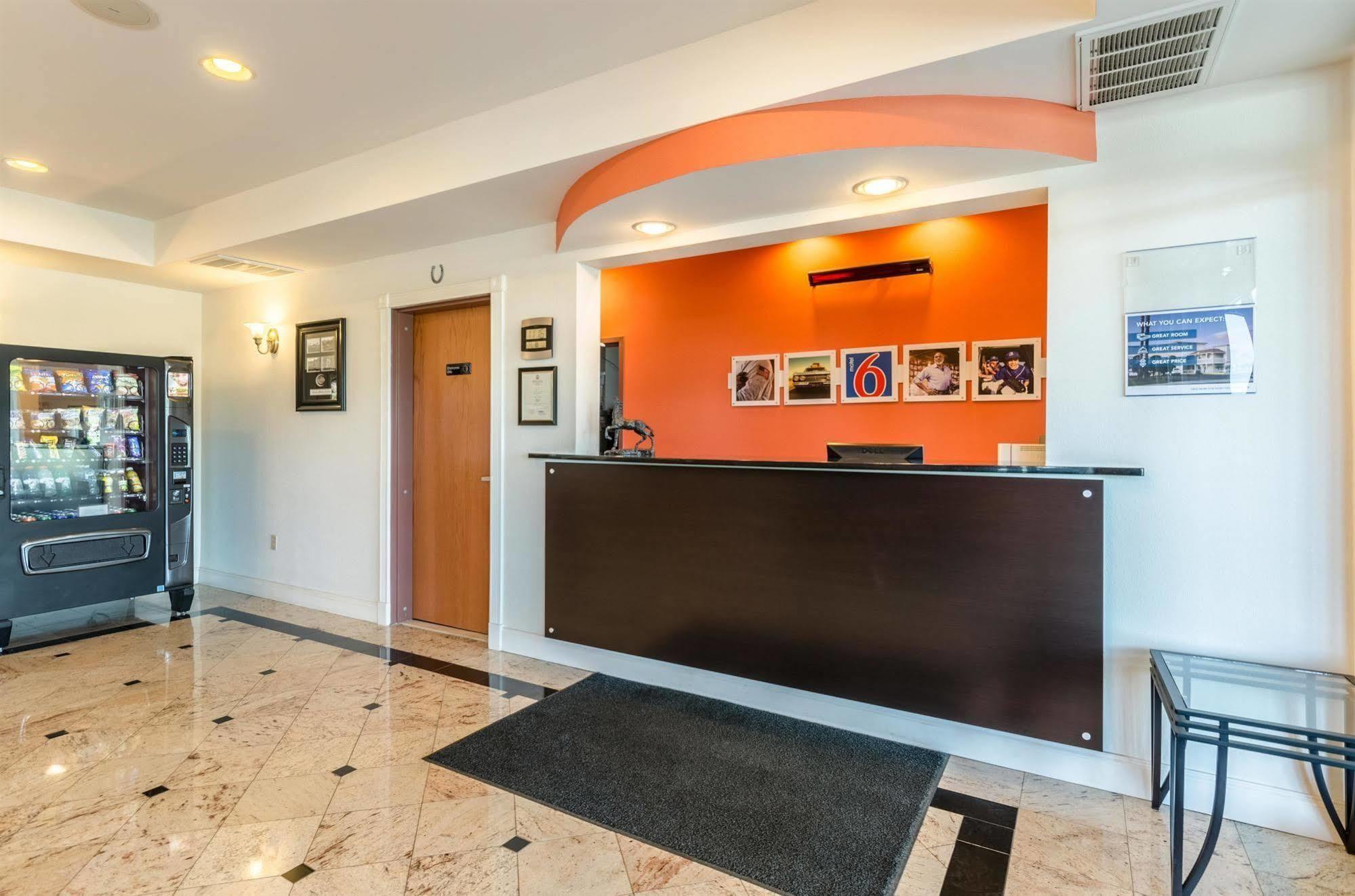 Motel 6-Lexington, Va Екстериор снимка